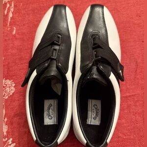 Women’s size 10 golf shoes